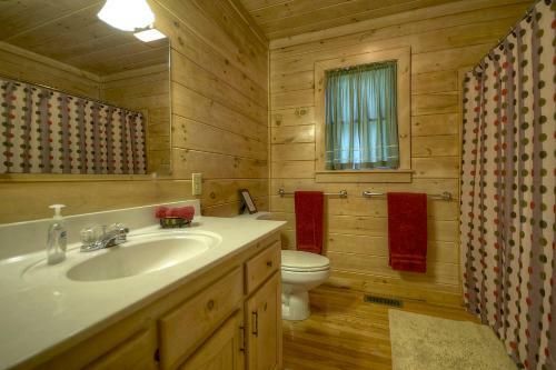 Sugar Creek Retreat- Quaint Cabin In Blue Ridge
