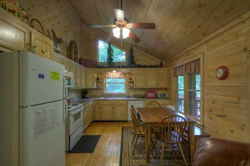 Sugar Creek Retreat- Quaint Cabin In Blue Ridge