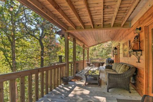 Blue Ridge Cabin With Decks Less Than 6 Mi To Vineyard!