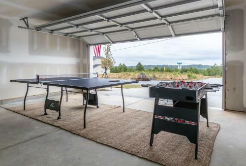 The Benning Game House 2-game Room! Roku