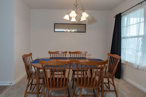 The Benning Game House 2-game Room! Roku