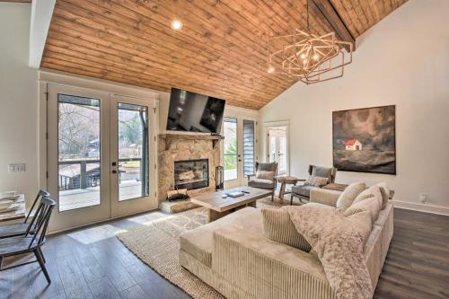 The Ultimate Luxury Retreat On Lake Burton!