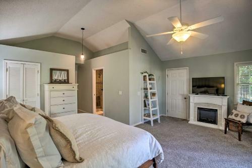 Charming Cottage With Porch, Less Than Half Mi To Beach