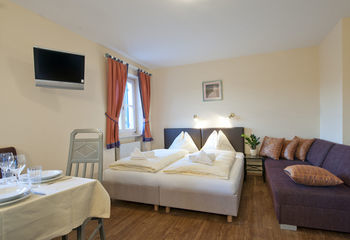 Crystls Aparthotel
