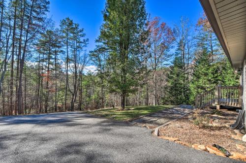 Blairsville Home With Deck And Stunning Mountain Views