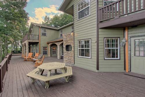 Le Petit Chateau Bliss