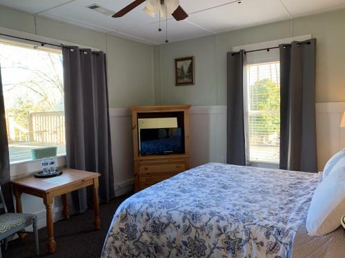 Hotel Woodbridge Inn