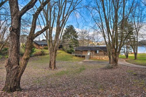 Rustic Lake House With Dock, Yard And Fire Pit