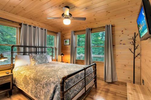 Elegant Forest Escape With Hot Tub, Views And More