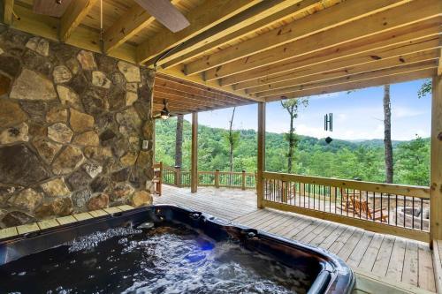 Elegant Forest Escape With Hot Tub, Views And More