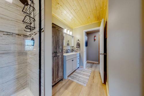The Brown Bear Cabin