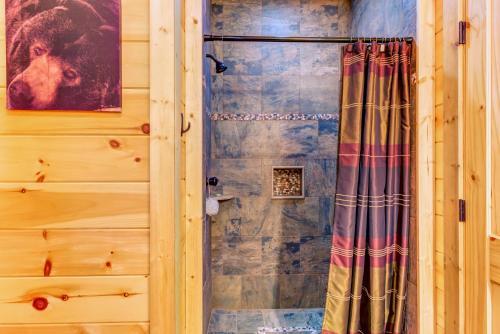 Cinnamon Bear Lodge