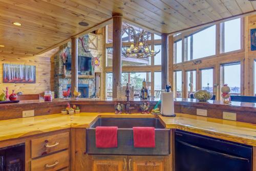 Cinnamon Bear Lodge