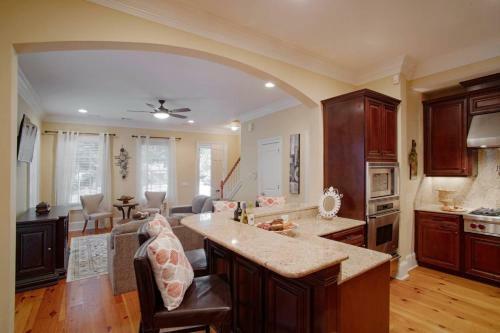 Luxury 3bed Townhome In Historic Downtown Savannah