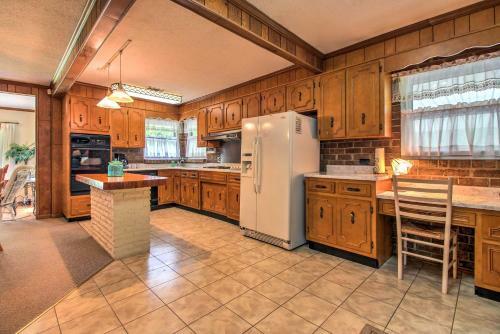 Savannah Area Home, 1 Mi To Public Boat Dock!