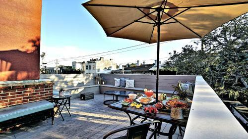 Apartamento 3 Bedroom Penthouse Blocks From The River
