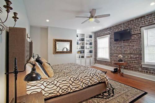 Newly Renovated 4 Bed 3 Bath And 2 Parking Spots