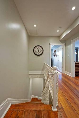 Newly Renovated 4 Bed 3 Bath And 2 Parking Spots