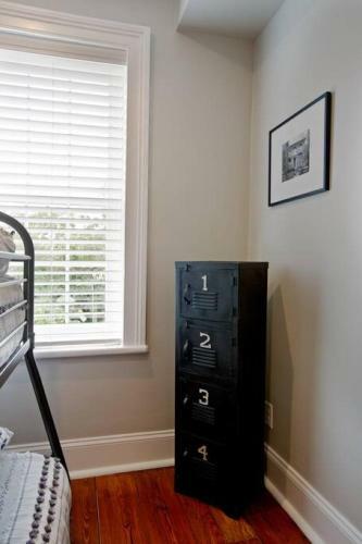 Newly Renovated 4 Bed 3 Bath And 2 Parking Spots