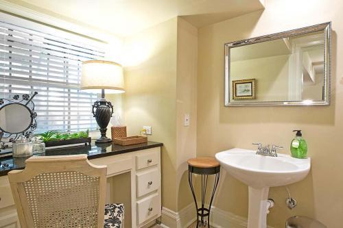 Gaston Garden Apartment By Lucky Savannah