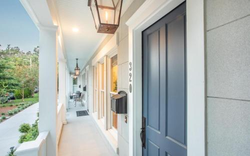 320 East Townhouse By Lucky Savannah