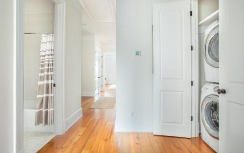 320 East Townhouse By Lucky Savannah
