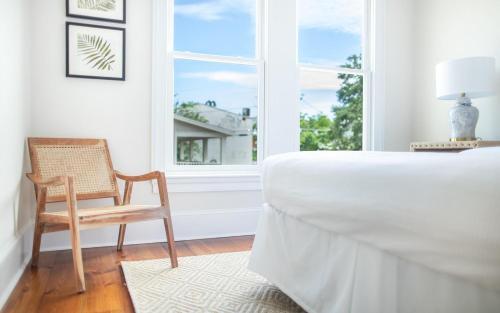 320 East Townhouse By Lucky Savannah