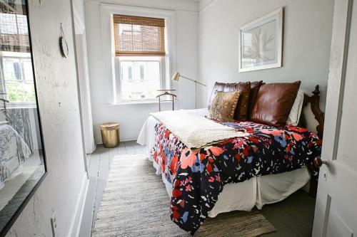 Apartment E � Monterey Sq Penthouse Apt In 19th C Building Apt E