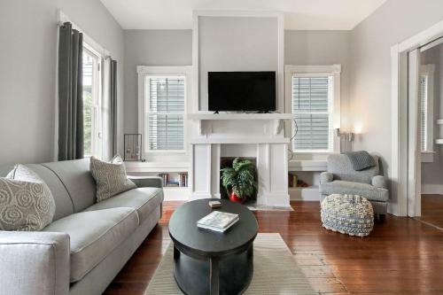 Lorch Porch House Lower By Lucky Savannah