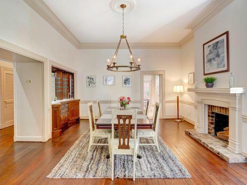 Heated Pool Access Flex Cancelation 3-unit Rental Perfectly In Historic District