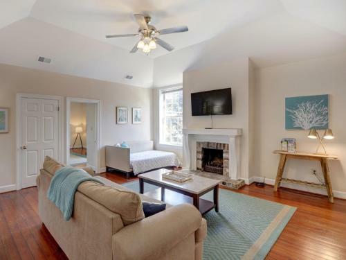 Heated Pool Access Flex Cancelation 3-unit Rental Perfectly In Historic District