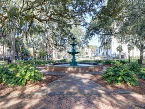 Heated Pool Access Flex Cancelation 3-unit Rental Perfectly In Historic District