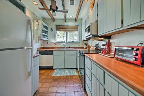 Tybee Island Home On 2 Lots - Walk To Ocean!