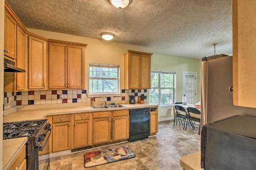 Spacious Stone Mountain Home - Walk Everywhere!