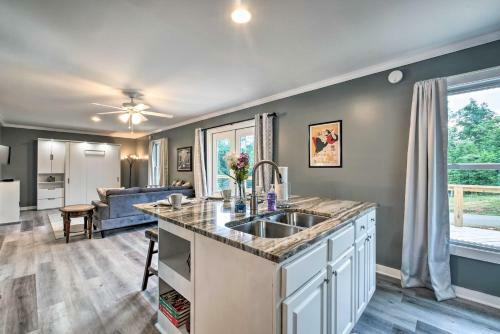 Relaxing Chic Home Near Hiking And Vineyards!