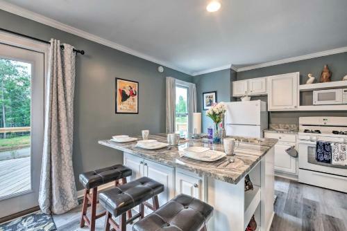 Relaxing Chic Home Near Hiking And Vineyards!
