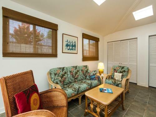 Haleiwa Sunshine Home
