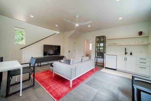 Hanalei Beachfront Cottage Home