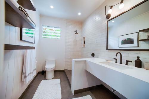 Hanalei Beachfront Cottage Home