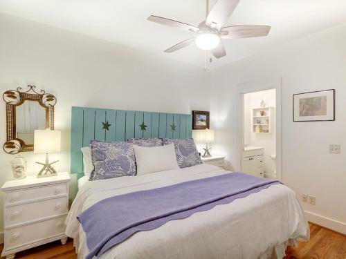 Heated Pool Flex Cancellation Sunny & Colorful Beach Cottage