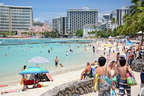Chateau Waikiki #1014