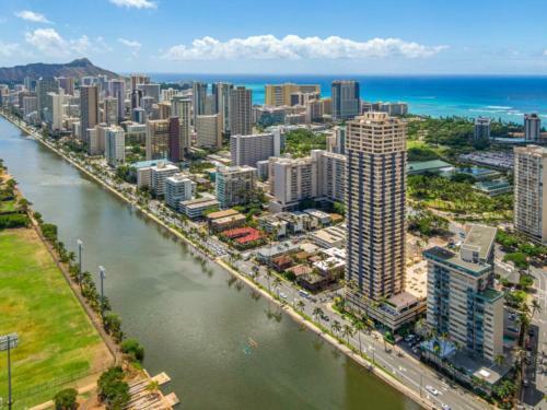 Hotel Executive Views Penthouse Floor Rare 3 Bedroom