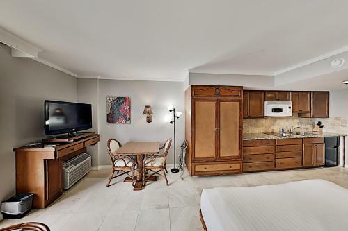 Apartamento Luana - Walkable Waikiki Studio - Gym & Pool Condo