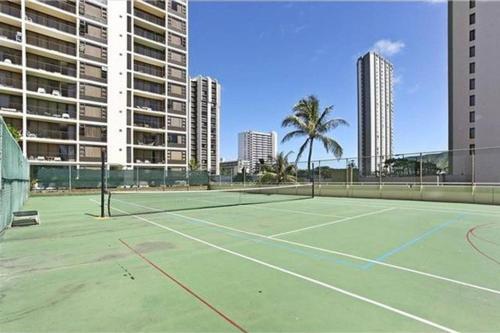 Apartamento Waikiki Banyan - Full Kitchen, Parking, AC - Pool Condo