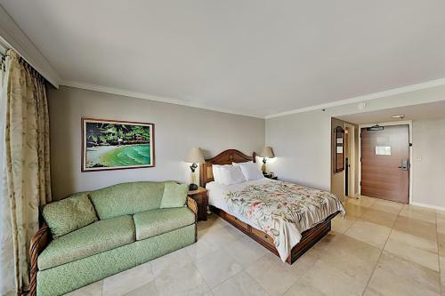 Luana - Studio With Ac, Private Lanai - Pool, Gym Hotel Room