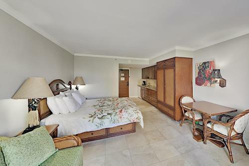 Luana - Studio With Ac, Private Lanai - Pool, Gym Hotel Room