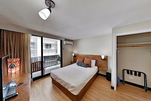Aqua Bamboo - Ocean-view Balcony - Pool & Spa Hotel Room