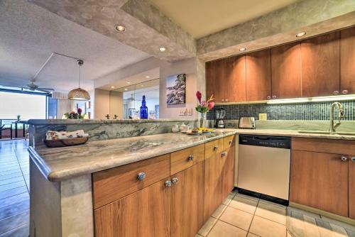 Lahaina Condo W/patio, Pool Access &ocean View