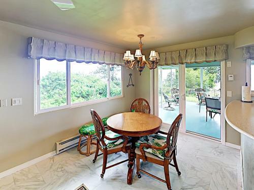 New Listing! 2-acre Retreat With Pool, Ocean Views Home