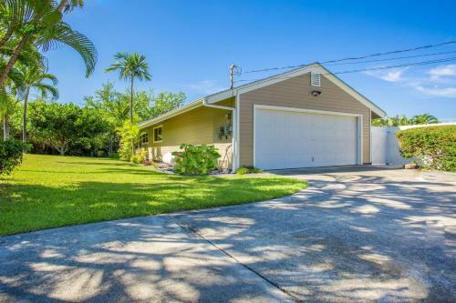 Hale Nani Loa - White Sands Beach Home By Casago